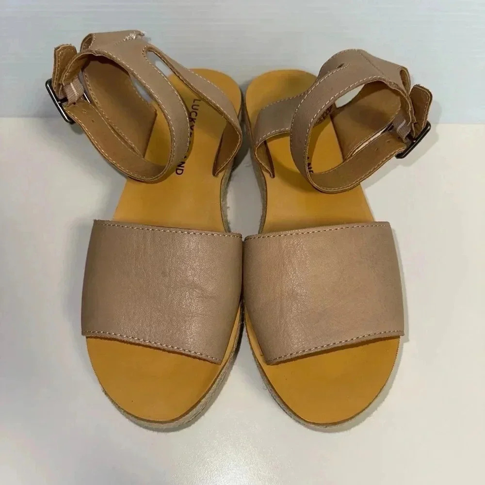 Women's Lucky Brand Sandals, Beige, Size 8.5 - Picture 2 of 11